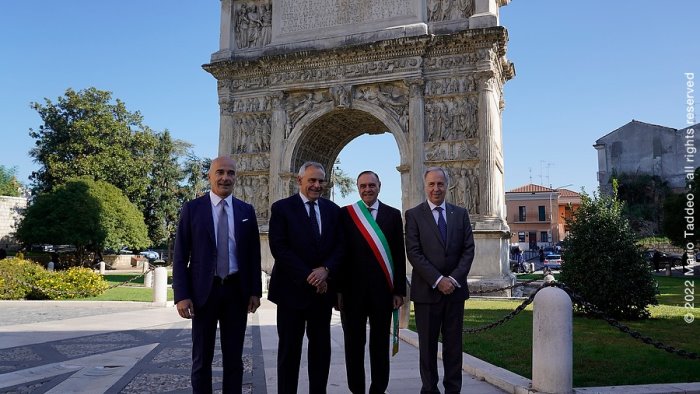 capo della polizia giannini a benevento sempre piu vicini ai cittadini foto