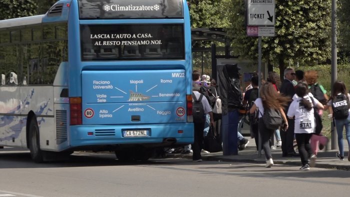 avellino la settimana corta e caos trasporti l uds parola agli studenti