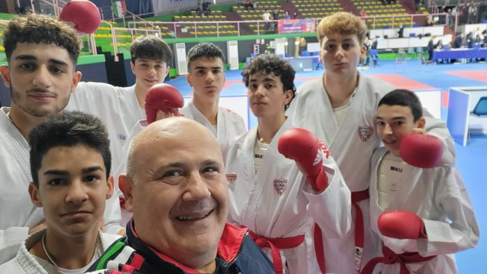 campionati giovanili di karate medaglia d argento per la shizoku di avellino