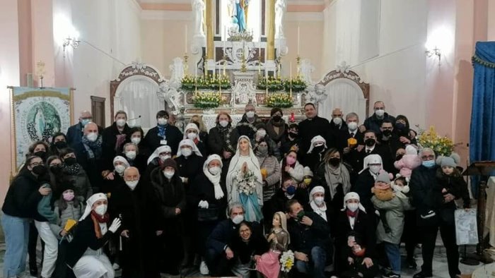 volontari unitalsi in visita alla collegiata di san michele a solofra