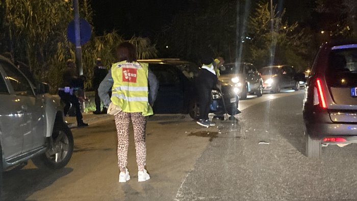 incidente tra salerno e pellezzano motociclista finisce in ospedale