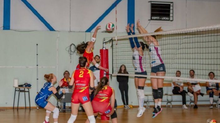 accademia volley all alberti arriva l ics santa lucia fonte nuova