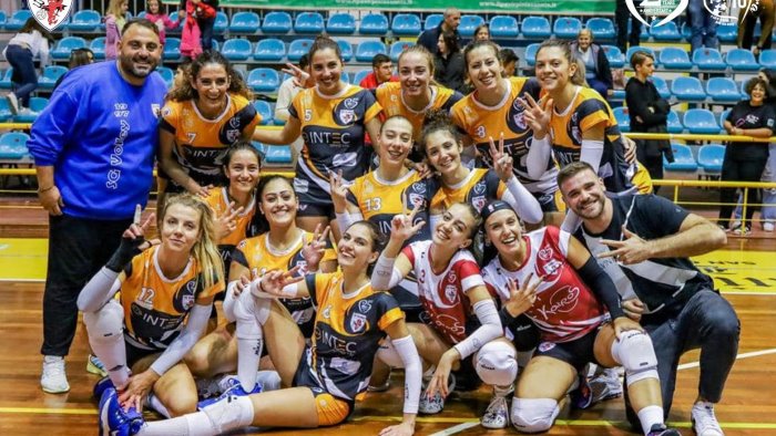 volley serie c esordio vincente per la intec service sg