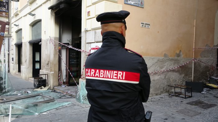 incendio in un bar lungo corso garibaldi danni e indagini in corso