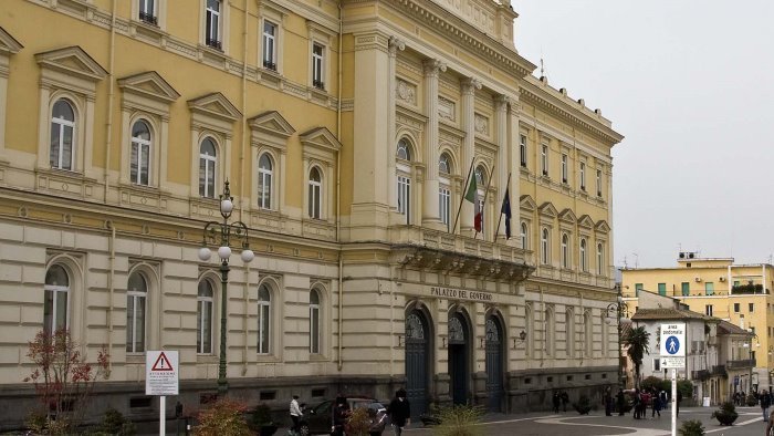 dopo la condanna in primo grado napoletano sospeso dalla carica di consigliere