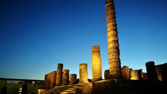 ultimo appuntamento con le passeggiate notturne a pompei ecco come partecipare