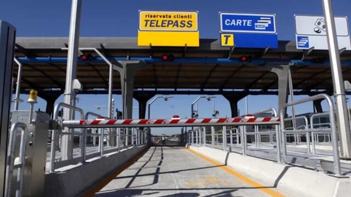 lavori in autostrada chiude l a16 tra avellino est e benevento di notte