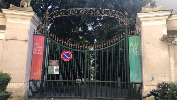 napoli villa floridiana piovono le proteste per la chiusura odierna