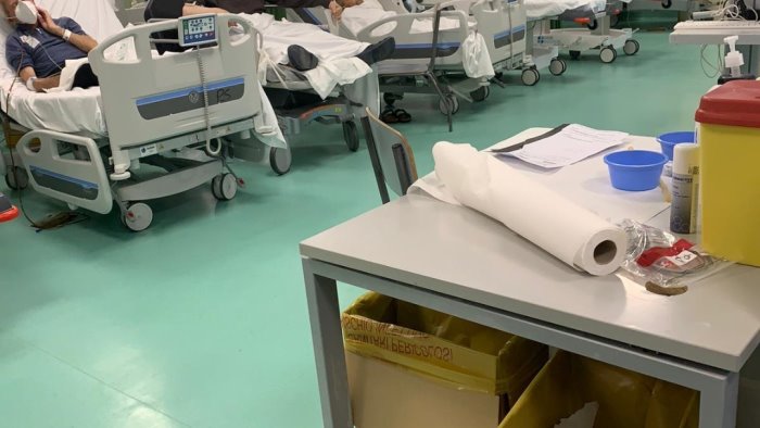 moscati assalto al pronto soccorso accolti il doppio dei malati e caos