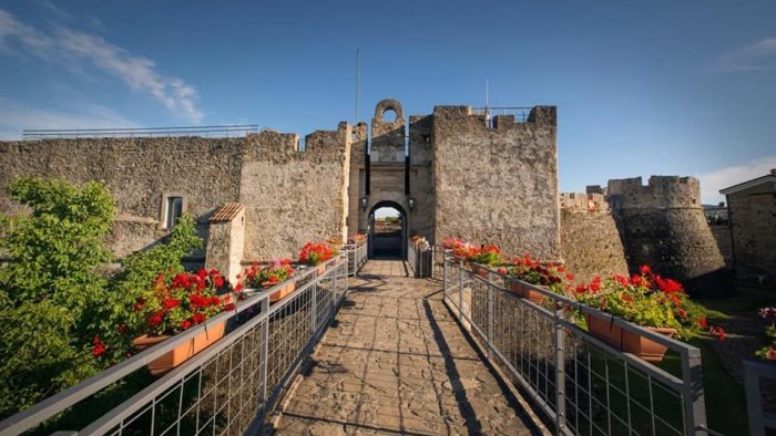 restauro del castello di agropoli formalizzato il decreto per i lavori