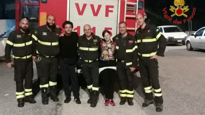 si perdono durante una escursione salvati dal drago 62 dei vigili del fuoco