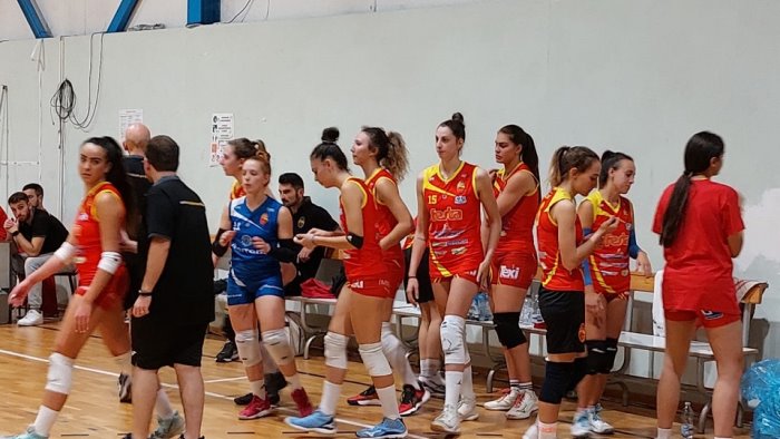 accademia volley l esordio e amarissimo pozzuoli espugna benevento