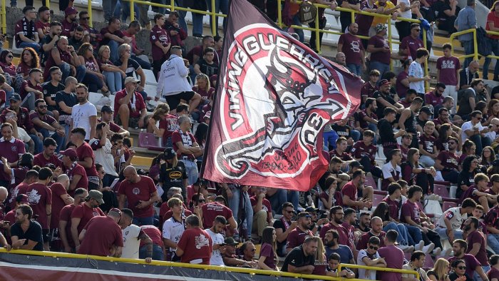 salernitana dia fa impazzire l arechi verona al tappeto all ultimo minuto