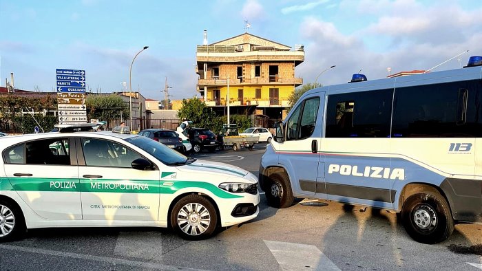 giugliano decreti di sgombero agli occupanti del condominio la rinascita