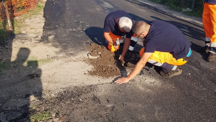 manutenzione a san valentino torio proseguono i lavori alla frazione casatori