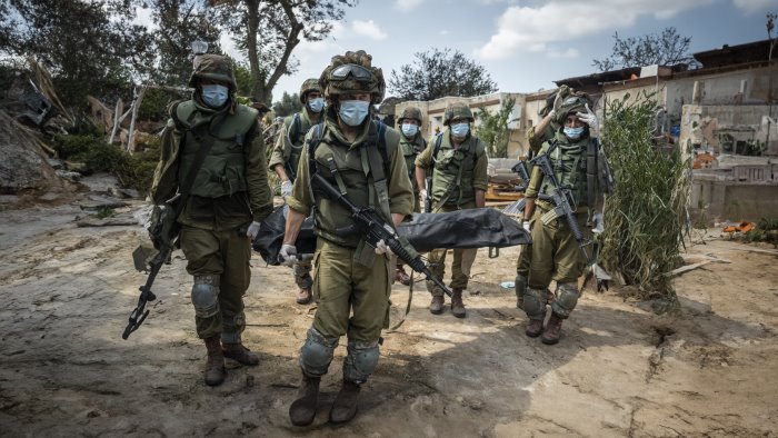 bambini macellati come animali nei loro lettini hamas e odio criminale