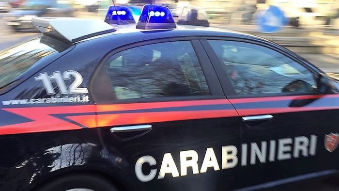 tentano di rubare una fiat 500 x arrestati grazie ad un carabiniere in pensione