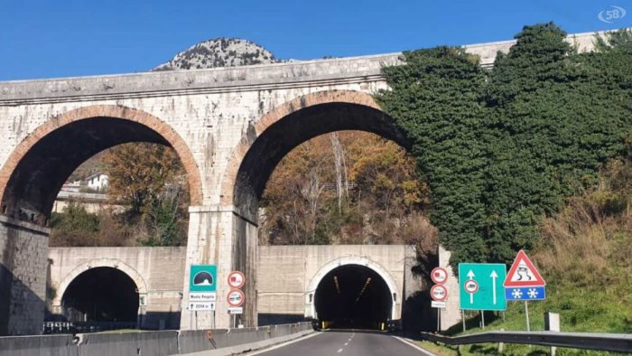 nuova chiusura notturna per la galleria di solofra in direzione avellino