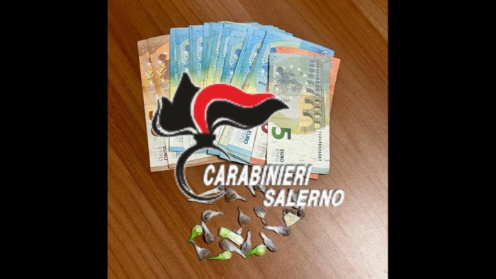 sorpreso con eroina crack e 500 euro in contanti in manette un uomo a giffoni