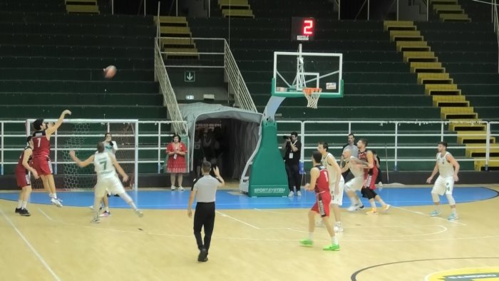 basket del fes avellino battuta al paladelmauro vince la bakery piacenza