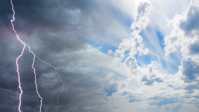 bel tempo addio dalle 18 allerta meteo gialla su tutta la campania