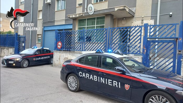 continua a perseguitare l ex moglie 41enne di salerno finisce in carcere