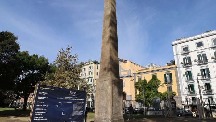 napoli ripristinato l obelisco della meridiana della villa comunale