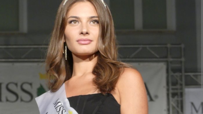 miss italia il sindaco puteolana e bellissima sosteniamo la nostra sofia