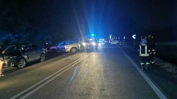 doppio incidente stradale in valle telesina 5 feriti e paura per una famiglia