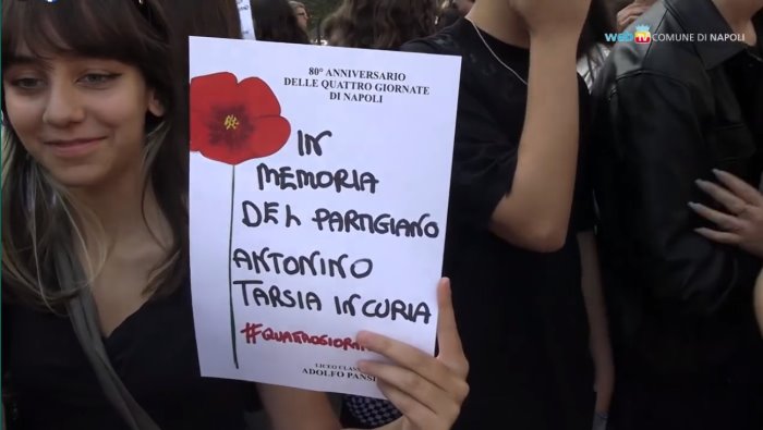 da oggi al vomero c e piazza amoretti l ultimo partigiano delle 4 giornate