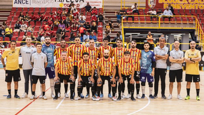 gg team wear benevento 5 dieci gol al canosa e prima piazza in classifica