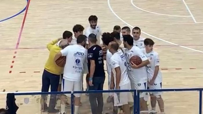 smile basket benevento al palatedeschi arriva la prima vittoria