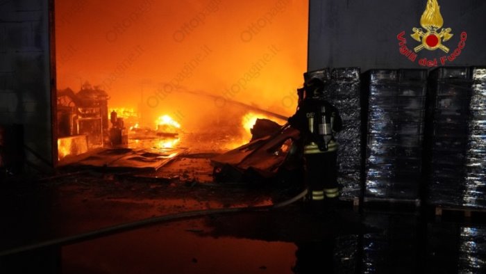 incendio meres ad avellino riunione in prefettura per la sicurezza ambientale