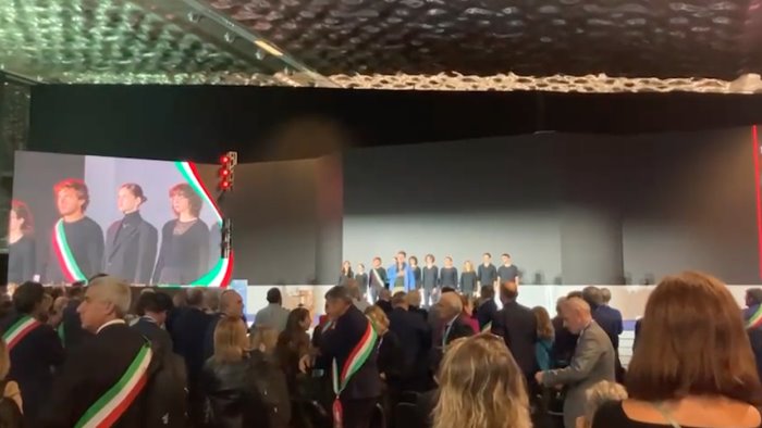 il sindaco pescatore protagonista all assemblea nazionale anci