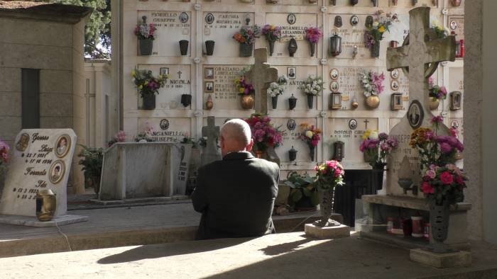 apertura straordinaria del cimitero ad ariano ecco gli orari