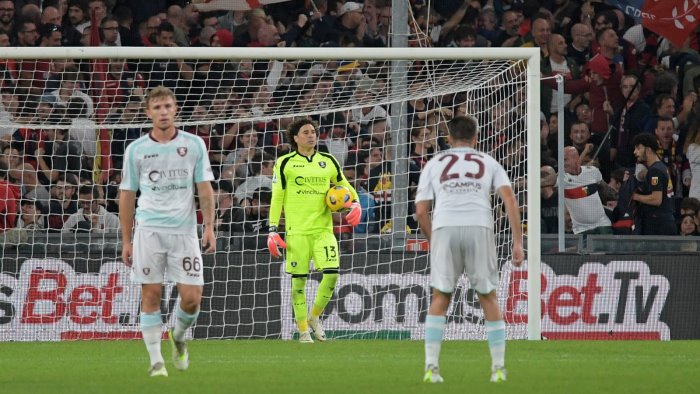 genoa salernitana 1 0 gudmundsson gol manda all inferno i granata