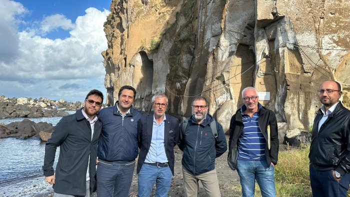 piano di sorrento giuseppe tito la citta metropolitana interviene sui costoni