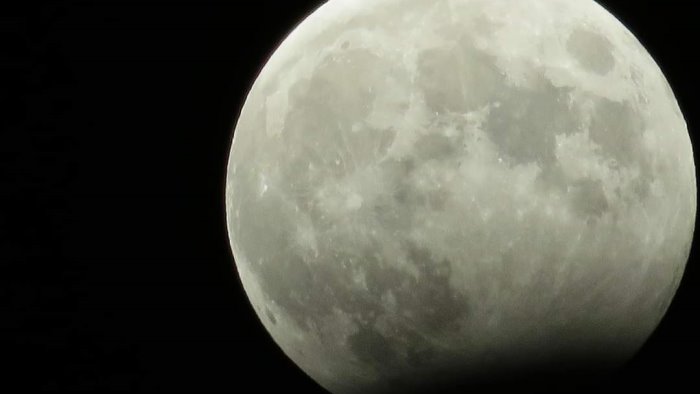 spettacolo nel cielo di montevergine luna piena ed eclissi parziale