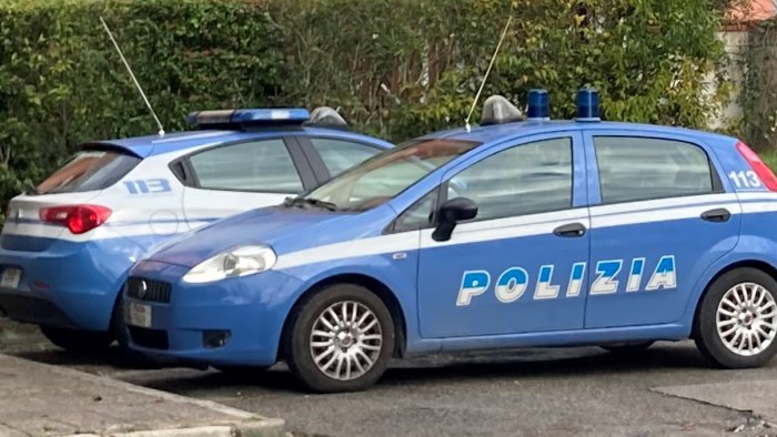 auto e borsello rubati ordine di carcerazione e arnesi per lo scasso arrestato