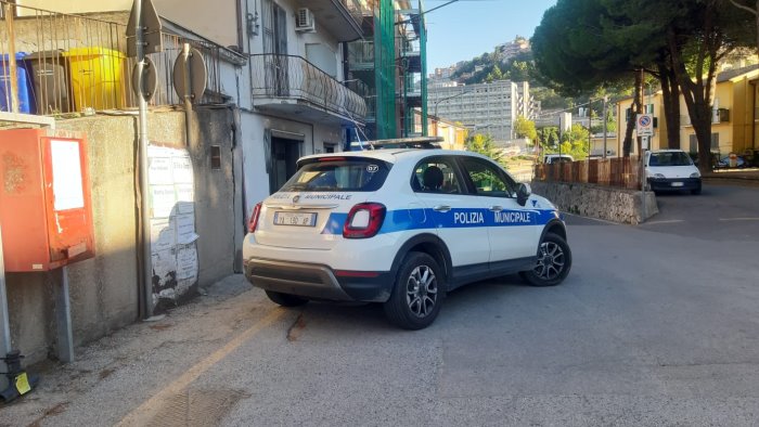 ariano code sulla 90 polizia municipale blocca i furbetti a san pietro