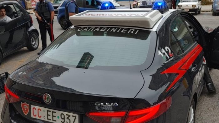 pusher accoltellato e bruciato vivo a napoli fermati due uomini