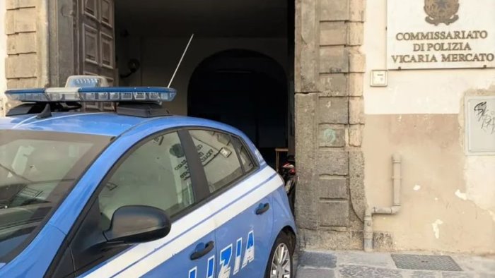 piazza capuana tenta una rapina la polizia arresta un 33enne