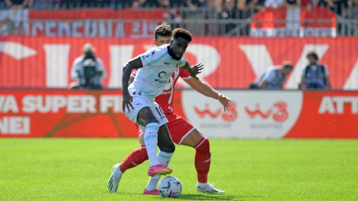 monza salernitana 3 0 tracollo granata in brianza sousa in bilico