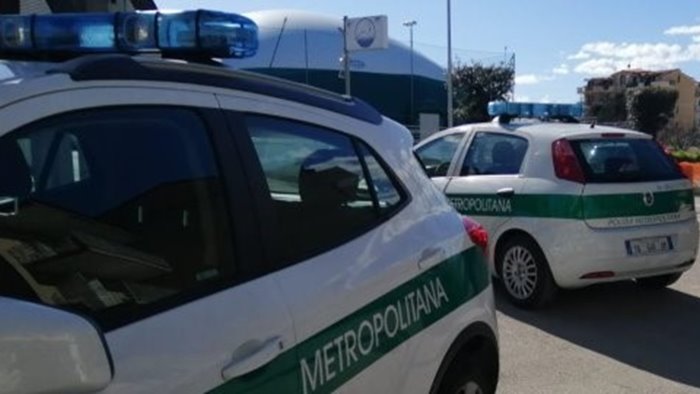 auto rubata e riciclata con targa straniera denunciata la conducente