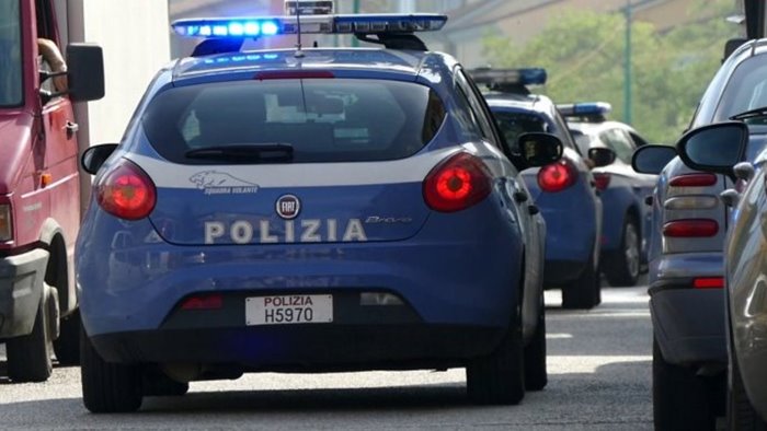 traffico illecito di rifiuti blitz a scampia arrestato latitante