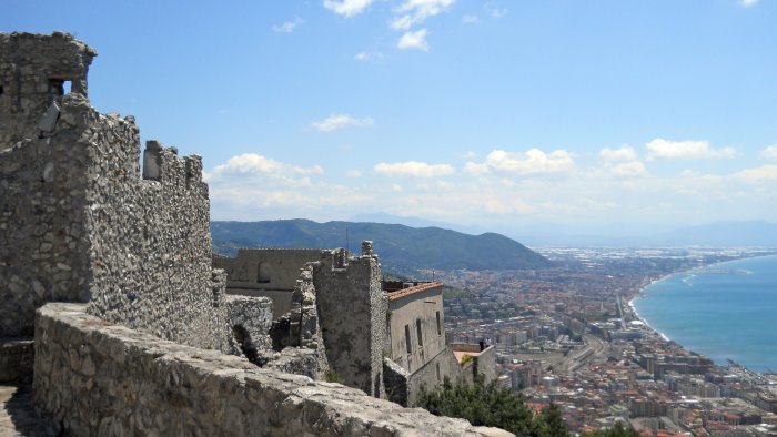 salerno riapre al pubblico il castello di arechi