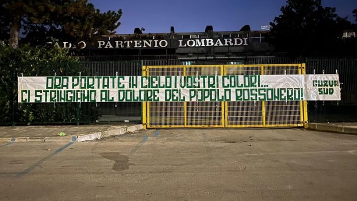 curva sud avellino ci stringiamo al dolore del popolo rossonero