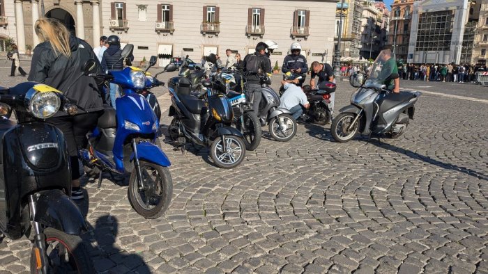 senza casco e senza patente retata contro i motorini fuorilegge