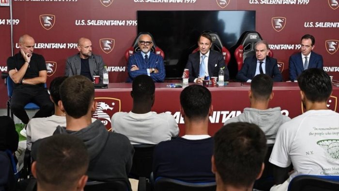 salernitana incontri e sorrisi la giornata a tinte granata di iervolino