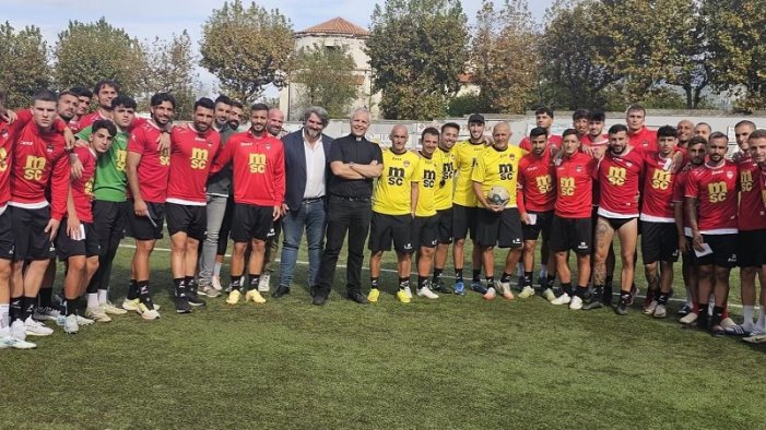 sorrento incontro con don rito maresca per squadra e staff tecnico dirigenziale